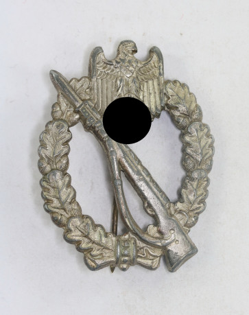 Infanterie Sturmabzeichen in Silber, Hst. W.H. (Wilhelm Hobacher, Wien) - Militaria-Berlin