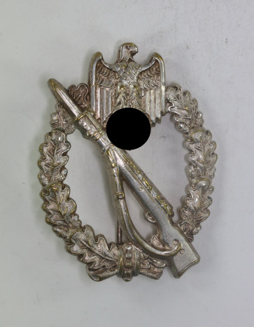 Infanterie Sturmabzeichen in Silber, Hst. W, massiv (!) Buntmetall - Militaria-Berlin