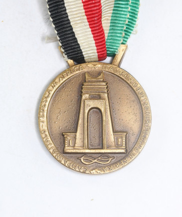Italienisch-Deutsche Feldzugsmedaille für Afrika 1957, (Leutnant Herbert Isachsen) - Militaria-Berlin