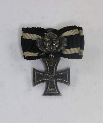 Knopflochdekoration Eisernes Kreuz 2. Klasse 1870 mit mit Jubiläumseichenlaub, J. Godet & Sohn KGL. Hofjuwelire Berlin - Militaria-Berlin