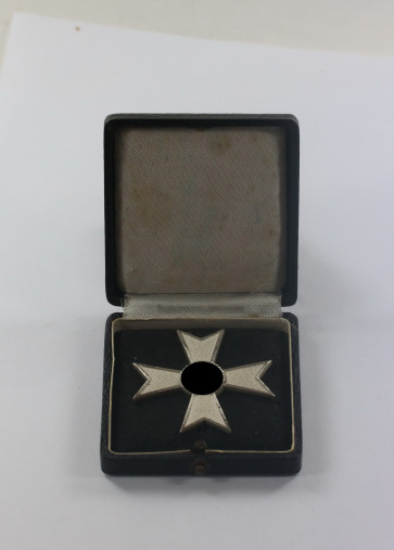  Kriegsverdienstkreuz 1. Klasse, Hst. 4 (Steinhauer & Lück), im Etui - Militaria-Berlin