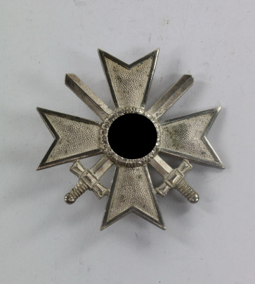  Kriegsverdienstkreuz 1. Klasse mit Schwertern, Hst. 84 (Carl Poellath, Schrobenhausen) - Militaria-Berlin
