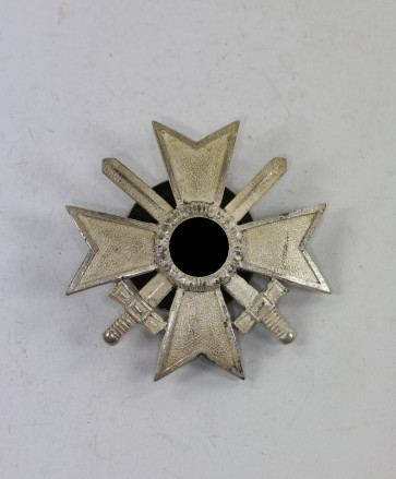 Kriegsverdienstkreuz 1. Klasse mit Schwertern, Hst. L/12, an Schraubscheibe - Militaria-Berlin