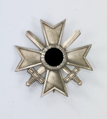 Kriegsverdienstkreuz 1. Klasse mit Schwertern, Hst. L/13 - Militaria-Berlin