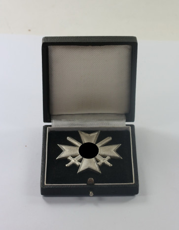 Kriegsverdienstkreuz 1. Klasse mit Schwertern, Julius Bauer, im Etui - Militaria-Berlin