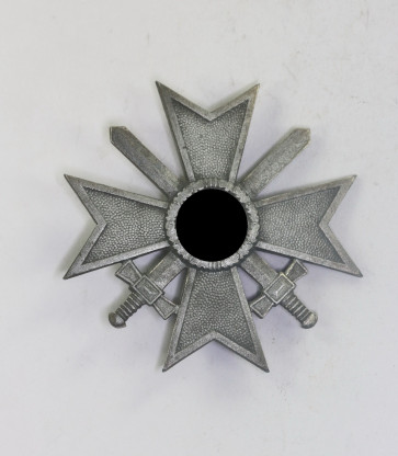 Kriegsverdienstkreuz 1. Klasse mit Schwertern, ohne Hersteller (Zink) - Militaria-Berlin