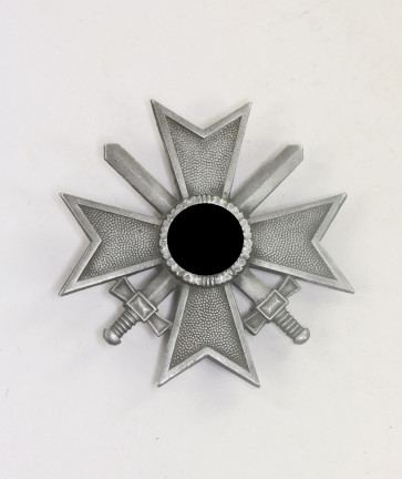 Kriegsverdienstkreuz 1. Klasse mit Schwertern, ohne Hersteller (Zink) - Militaria-Berlin