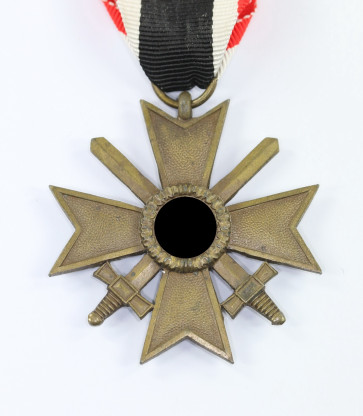 Kriegsverdienstkreuz 2. Klasse mit Schwertern, Hst. 7 - Militaria-Berlin