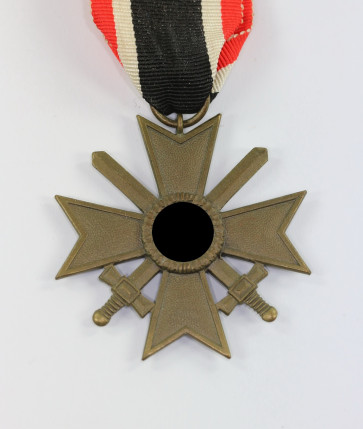 Kriegsverdienstkreuz 2. Klasse mit Schwertern, Buntmetall - Militaria-Berlin