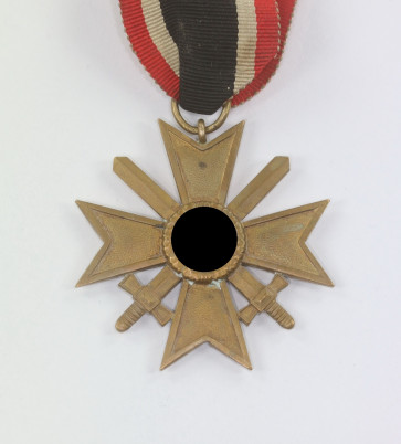 Kriegsverdienstkreuz 2. Klasse mit Schwertern, Buntmetall - Militaria-Berlin