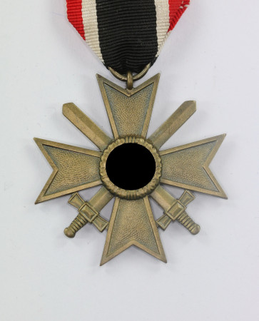  Kriegsverdienstkreuz 2. Klasse mit Schwertern, Buntmetall - Militaria-Berlin