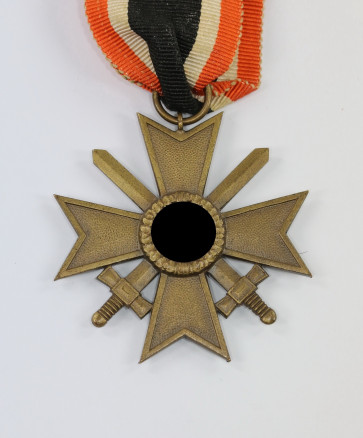 Kriegsverdienstkreuz 2. Klasse mit Schwertern, Buntmetall - Militaria-Berlin