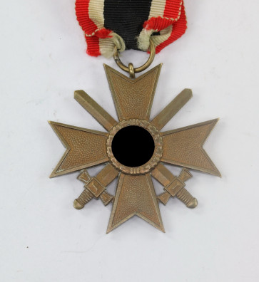  Kriegsverdienstkreuz 2. Klasse mit Schwertern, Buntmetall - Militaria-Berlin