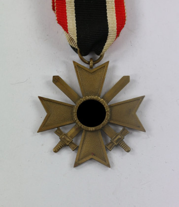 Kriegsverdienstkreuz 2. Klasse mit Schwertern, Buntmetall - Militaria-Berlin