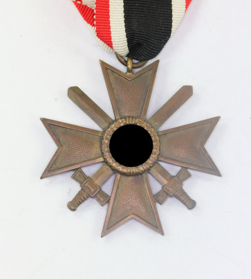  Kriegsverdienstkreuz 2. Klasse mit Schwertern, Buntmetall - Militaria-Berlin