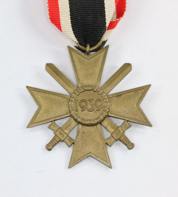 Kriegsverdienstkreuz 2. Klasse mit Schwertern, Buntmetall - Militaria-Berlin