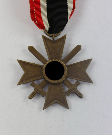 Kriegsverdienstkreuz 2. Klasse mit Schwertern, Buntmetall, ohne Hersteller - Militaria-Berlin
