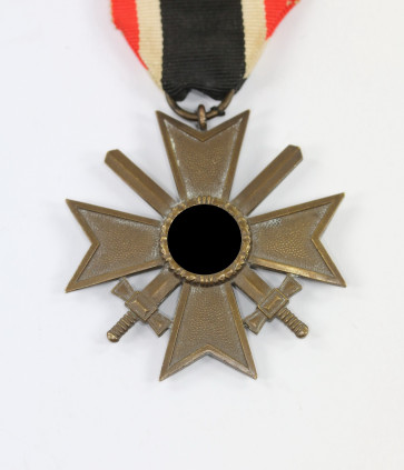 Kriegsverdienstkreuz 2. Klasse mit Schwertern, Hst. 127 - Militaria-Berlin