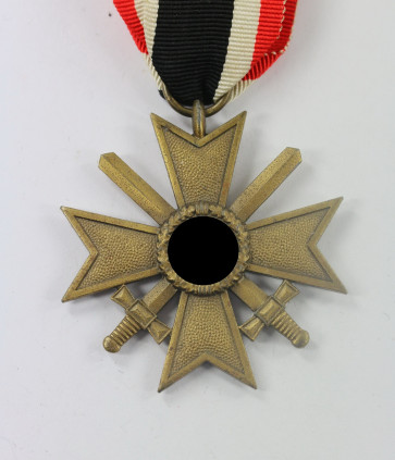  Kriegsverdienstkreuz 2. Klasse mit Schwertern, Hst. 110 (Otto Zappe, Gablonz) - Militaria-Berlin