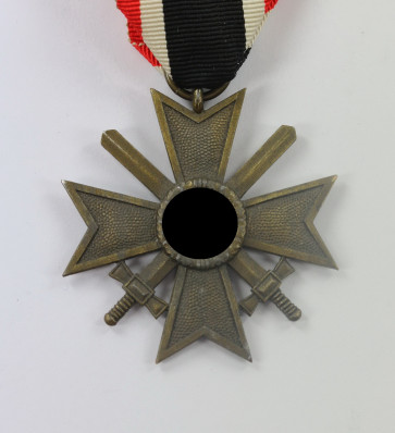Kriegsverdienstkreuz 2. Klasse mit Schwertern, Hst. 127 (Moritz Hausch AG, Pforzheim) - Militaria-Berlin