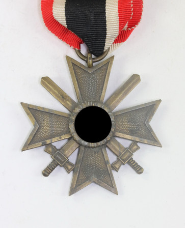 Kriegsverdienstkreuz 2. Klasse mit Schwertern, Hst. 127 (Moritz Hausch AG, Pforzheim) - Militaria-Berlin