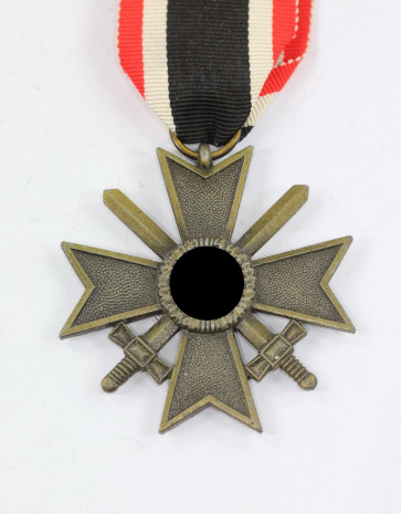 Kriegsverdienstkreuz 2. Klasse mit Schwertern, Hst. 15 - Militaria-Berlin