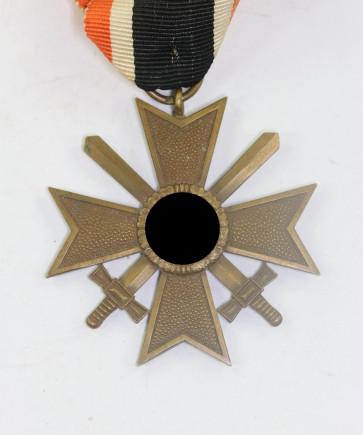 Kriegsverdienstkreuz 2. Klasse mit Schwertern, Hst. 41 (Gebrüder Bender, Oberstein) - Militaria-Berlin