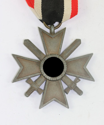 Kriegsverdienstkreuz 2. Klasse mit Schwertern, Hst. 45 (Franz Jungwirth, Wien) - Militaria-Berlin