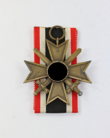  Kriegsverdienstkreuz 2. Klasse mit Schwertern, Hst. 61 - Militaria-Berlin