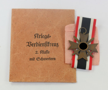 Kriegsverdienstkreuz 2. Klasse mit Schwertern, in großer Verleihungstüte Biedermann & Co., Oberkassel bei Bonn - Militaria-Berlin
