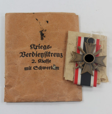 Kriegsverdienstkreuz 2. Klasse mit Schwertern, in großer Verleihungstüte, Wilh. Deumer Lüdenscheid - Militaria-Berlin