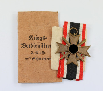 Kriegsverdienstkreuz 2. Klasse mit Schwertern, in Verleihungstüte Overhoff & Cie Lüdenscheid - Militaria-Berlin