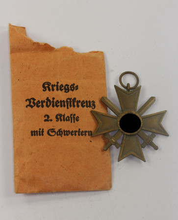 Kriegsverdienstkreuz 2. Klasse mit Schwertern, in Verleihungstüte Ph. Türks Wwe Wien 107 - Militaria-Berlin