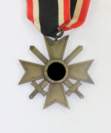 Kriegsverdienstkreuz 2. Klasse mit Schwertern, ohne Hersteller (Buntmetall) - Militaria-Berlin