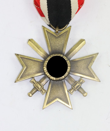 Kriegsverdienstkreuz 2. Klasse mit Schwertern, ohne Hersteller (Buntmetall) - Militaria-Berlin