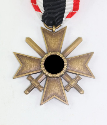  Kriegsverdienstkreuz 2. Klasse mit Schwertern, ohne Hersteller (Buntmetall) - Militaria-Berlin
