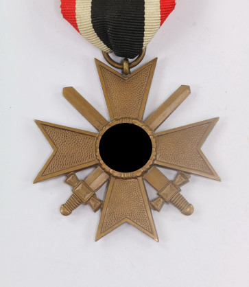 Kriegsverdienstkreuz 2. Klasse mit Schwertern, ohne Hersteller (Buntmetall) - Militaria-Berlin
