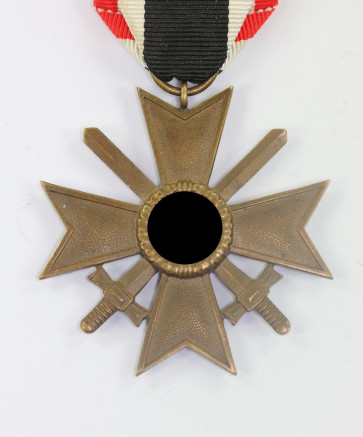 Kriegsverdienstkreuz 2. Klasse mit Schwertern, ohne Hersteller (Buntmetall) - Militaria-Berlin