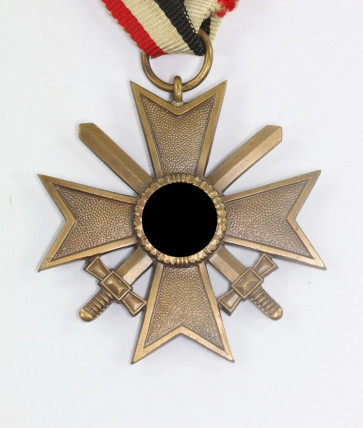 Kriegsverdienstkreuz 2. Klasse mit Schwertern, ohne Hersteller (Buntmetall) - Militaria-Berlin