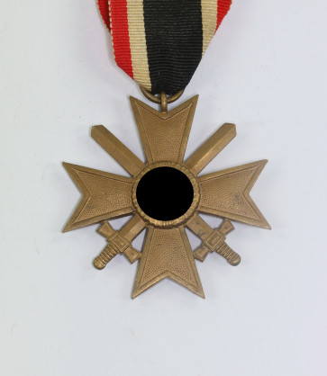 Kriegsverdienstkreuz 2. Klasse mit Schwertern, ohne Hersteller (Buntmetall) - Militaria-Berlin