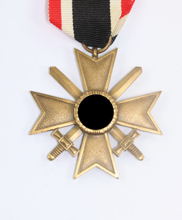 Kriegsverdienstkreuz 2. Klasse mit Schwertern, ohne Hersteller (Buntmetall) - Militaria-Berlin