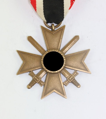 Kriegsverdienstkreuz 2. Klasse mit Schwertern, ohne Hersteller (Buntmetall) - Militaria-Berlin