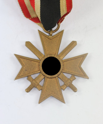 Kriegsverdienstkreuz 2. Klasse mit Schwertern, ohne Hersteller (Buntmetall) - Militaria-Berlin