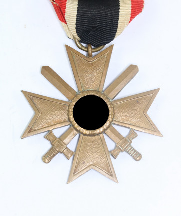 Kriegsverdienstkreuz 2. Klasse mit Schwertern, ohne Hersteller (Buntmetall) - Militaria-Berlin