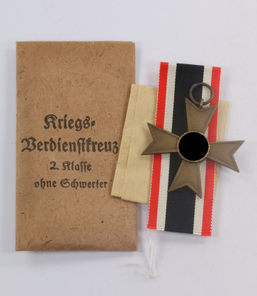 Kriegsverdienstkreuz 2. Klasse (ohne Schwerter), Hst. 1, in Verleihungstüte Deschler & Sohn München - Militaria-Berlin