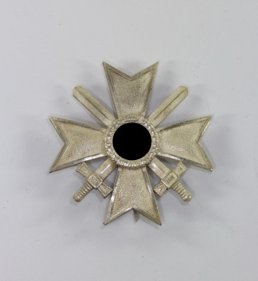Kriegsverdienstkreuz 1. Klasse mit Schwertern, Hst. L/13 - Militaria-Berlin