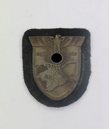 Krimschild auf schwarzen Panzer (!) Stoff, Wilhelm Deumer, Lüdenscheid  - Militaria-Berlin