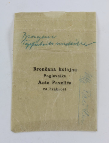 Kroatien, Verleihungstüte Ante Pavelic Tapferkeitsmedaille 1941 in Bronze - Broncana kolajna Poglavnika Ante Pavelica za hrabrosti - Militaria-Berlin