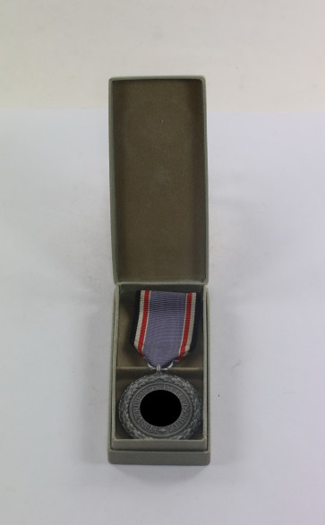 Luftschutzehrenzeichen 2. Stufe, Für Verdienste im Luftschutz 1938 (Aluminium), im Etui - Militaria-Berlin