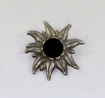 Mützenabzeichen Edelweiß, S.A. Gruppe Hochland RZM 3 - Militaria-Berlin